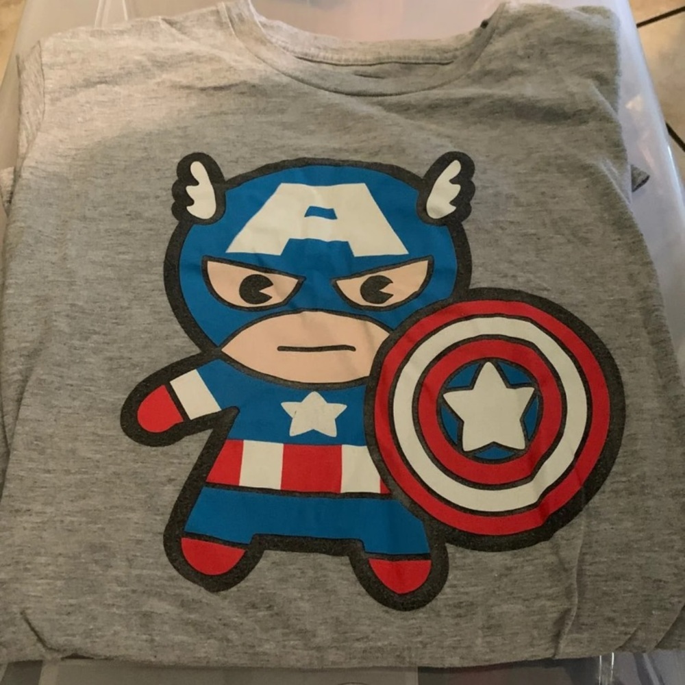 Unisex M Captain America t-shirt